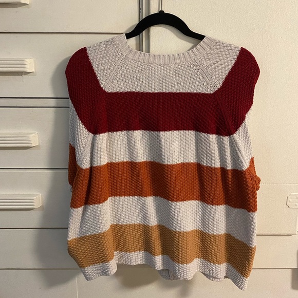 Three tone cropped knit crew π€ - Picture 3 of 8